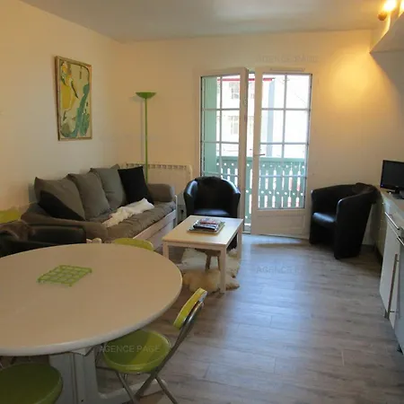 Confortable Pour 6 En Centre-ville Avec Balcon Et Proximite Parking - Fr-1-234-241 Cauterets